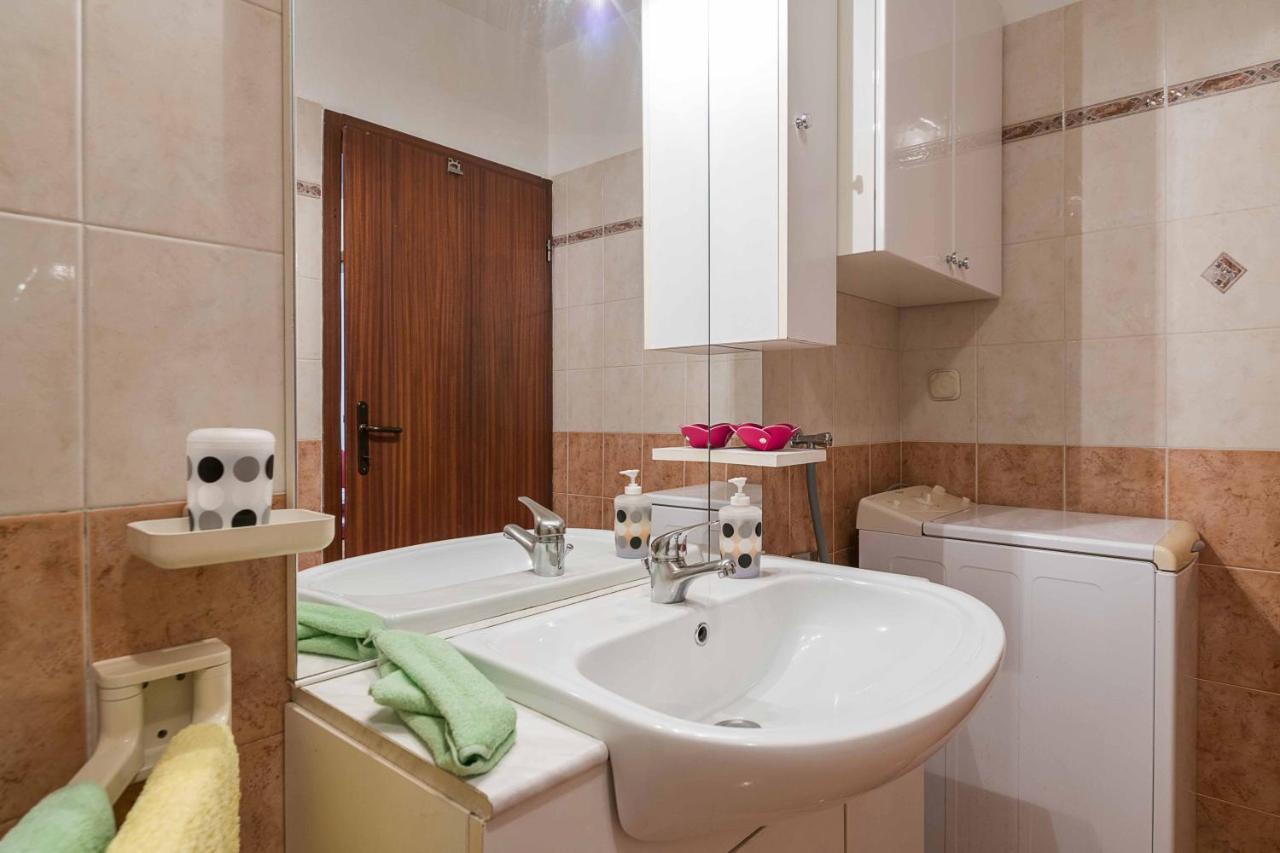 Apartment Dendy Pula Bagian luar foto
