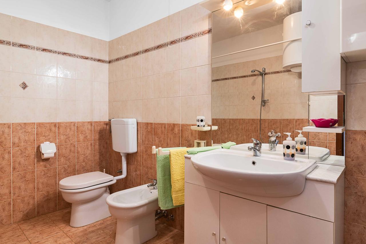 Apartment Dendy Pula Bagian luar foto